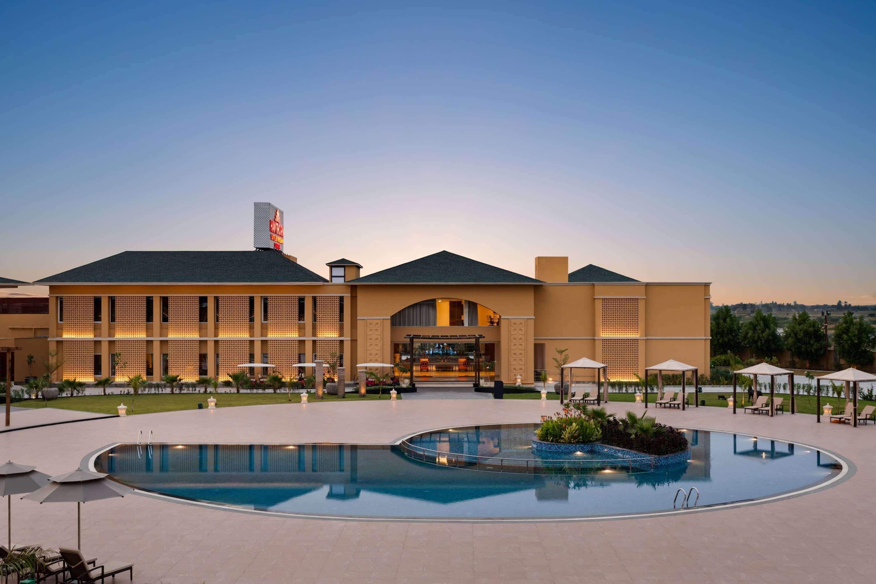 Hawthorn Suites By Wyndham Dwarka Eksteriør billede