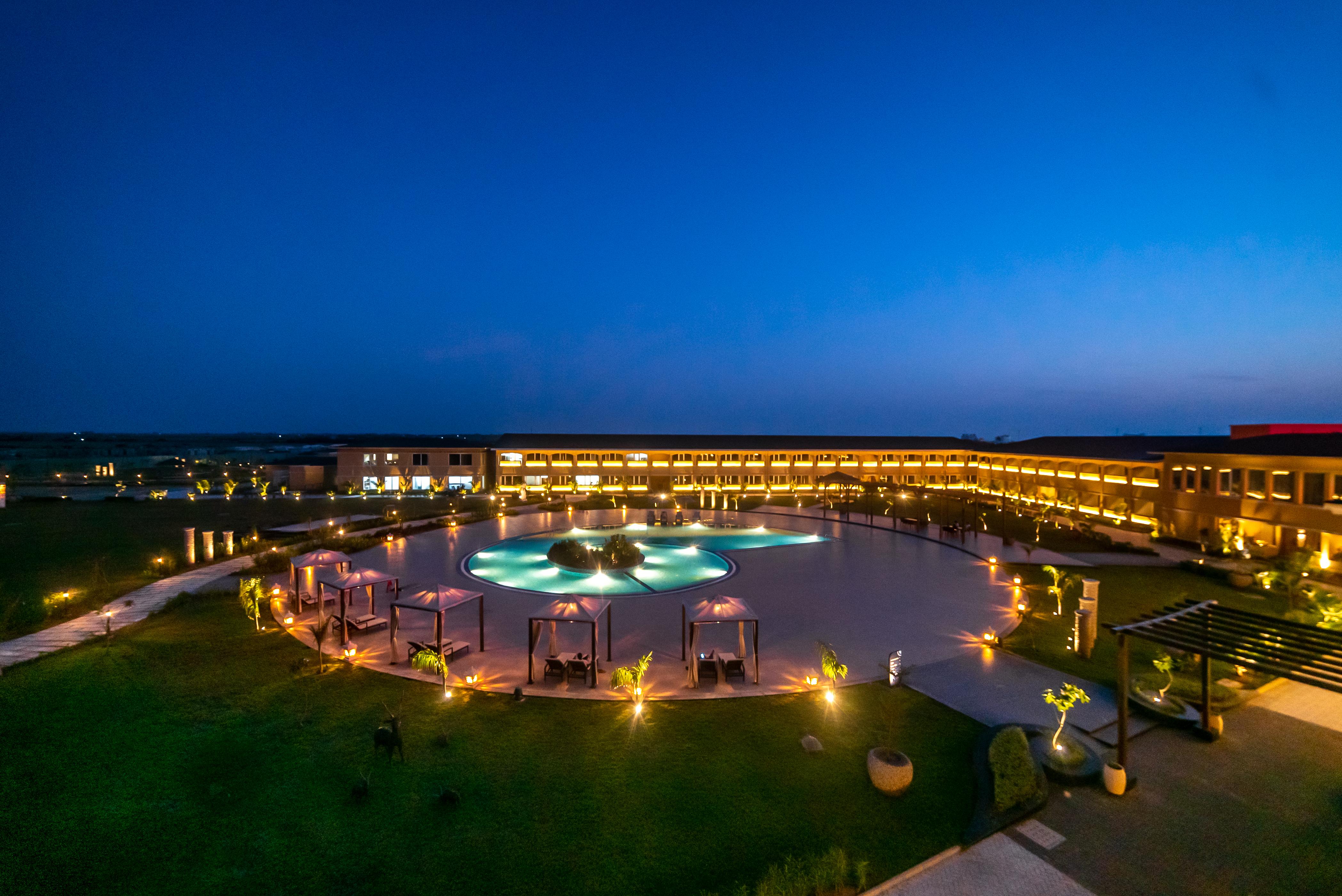 Hawthorn Suites By Wyndham Dwarka Eksteriør billede