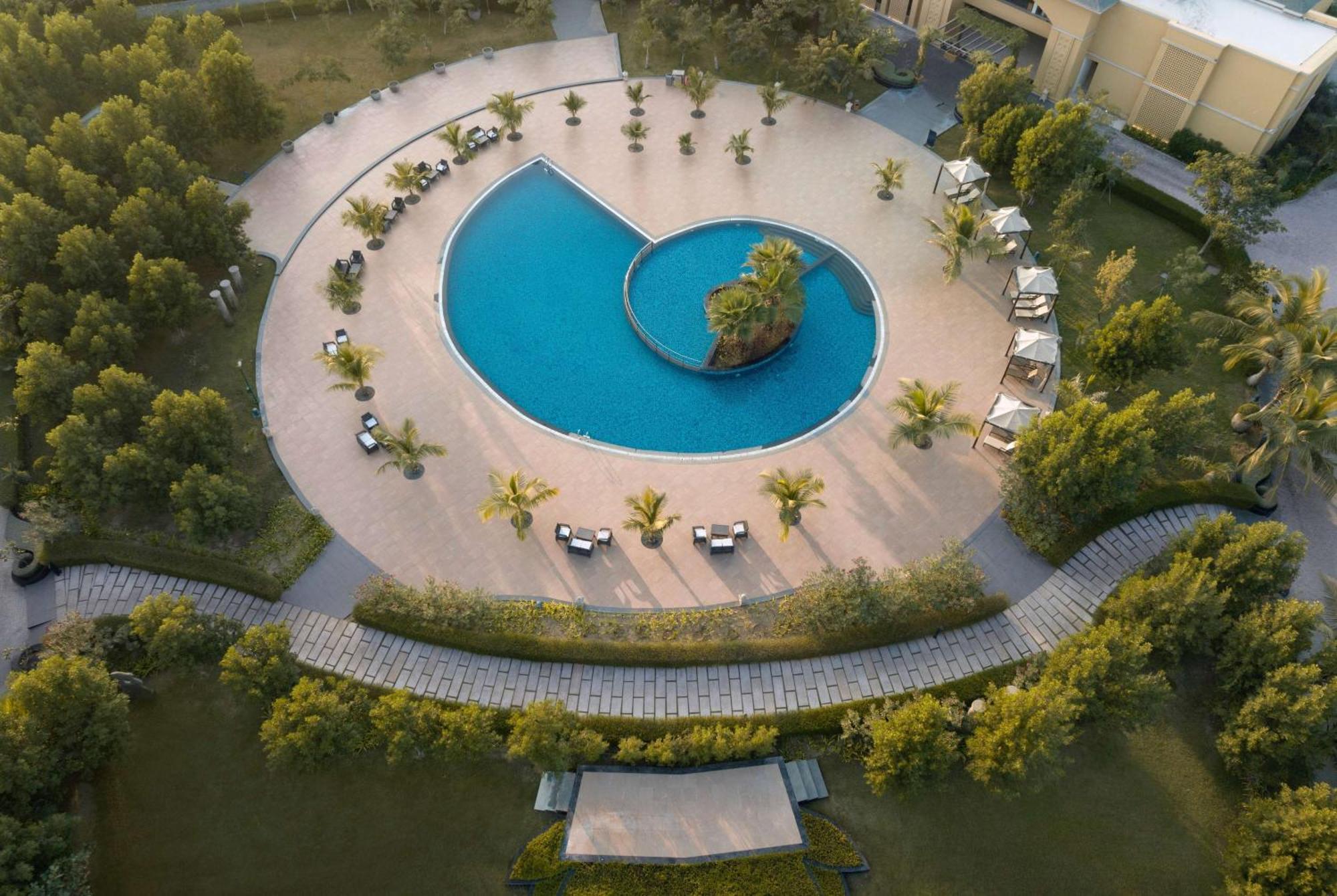 Hawthorn Suites By Wyndham Dwarka Eksteriør billede