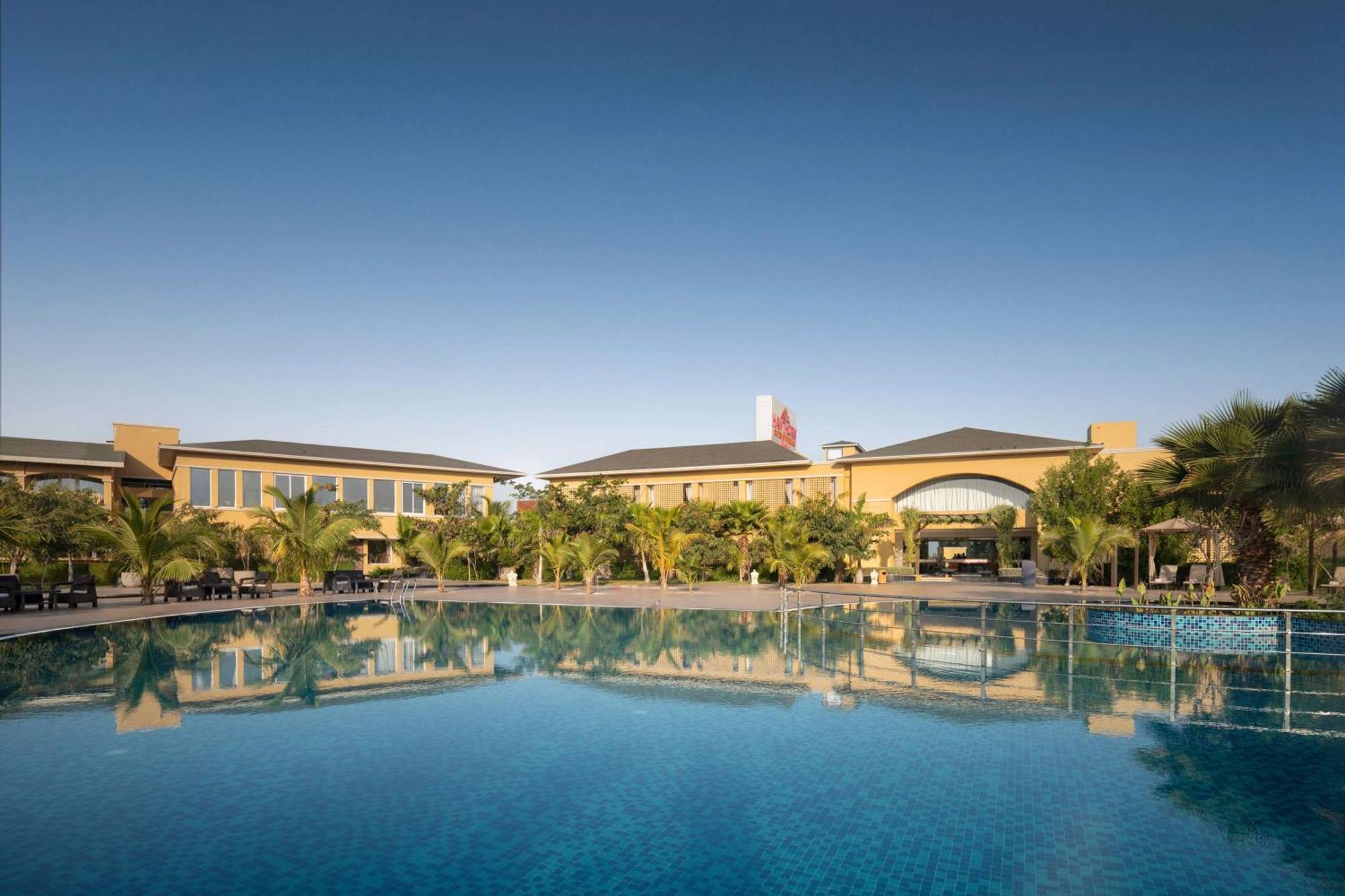 Hawthorn Suites By Wyndham Dwarka Eksteriør billede