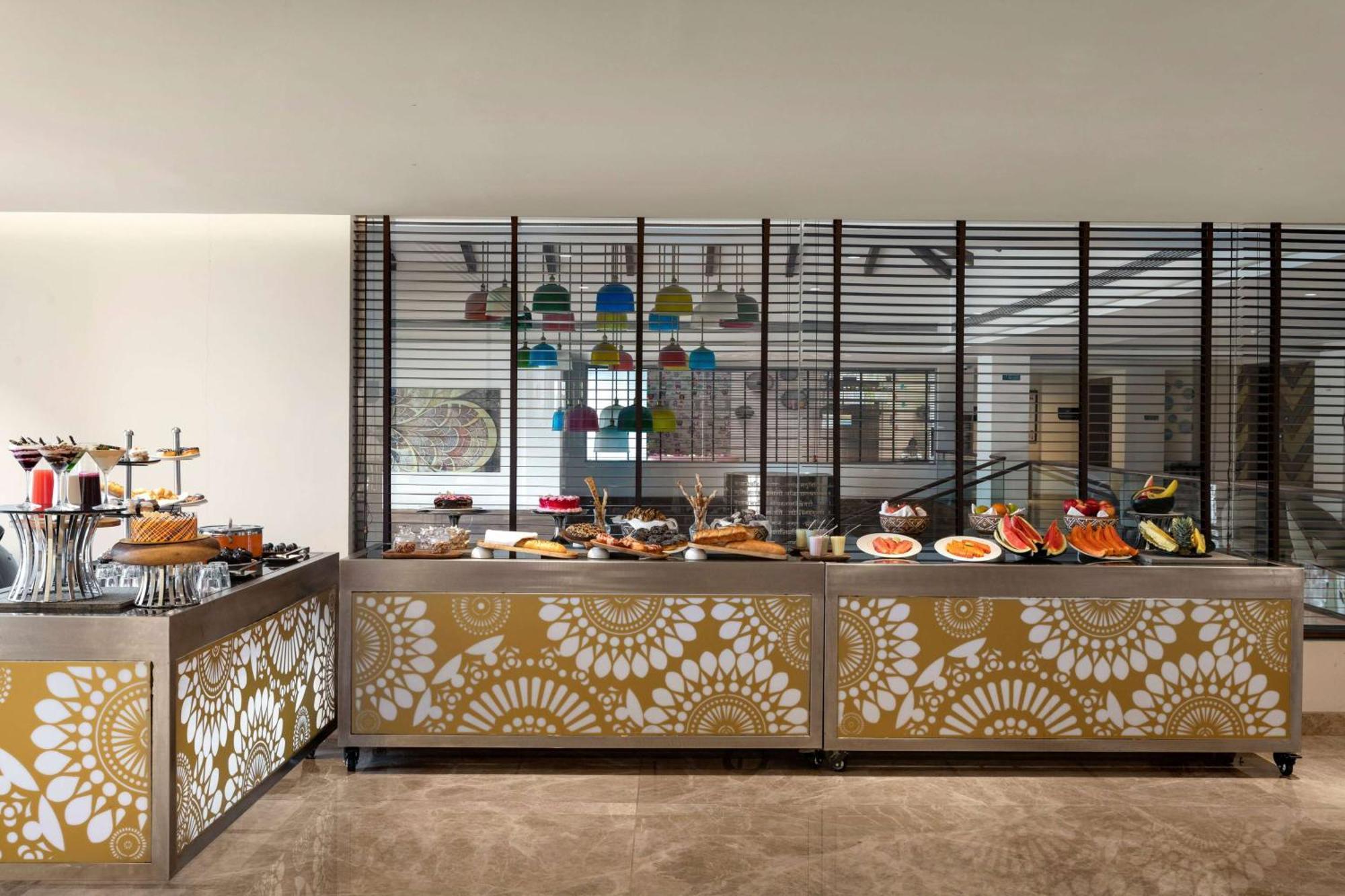 Hawthorn Suites By Wyndham Dwarka Eksteriør billede