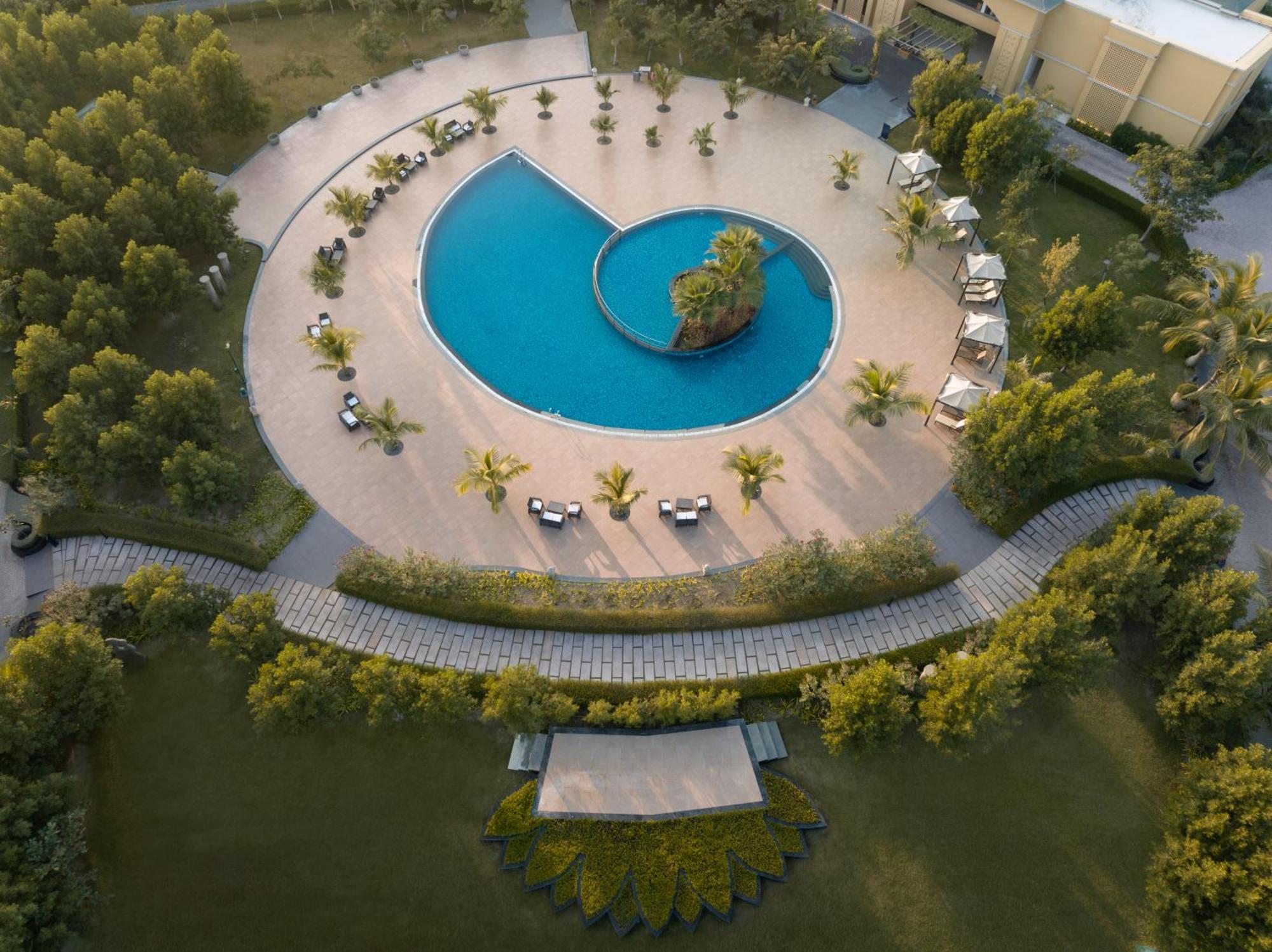 Hawthorn Suites By Wyndham Dwarka Eksteriør billede